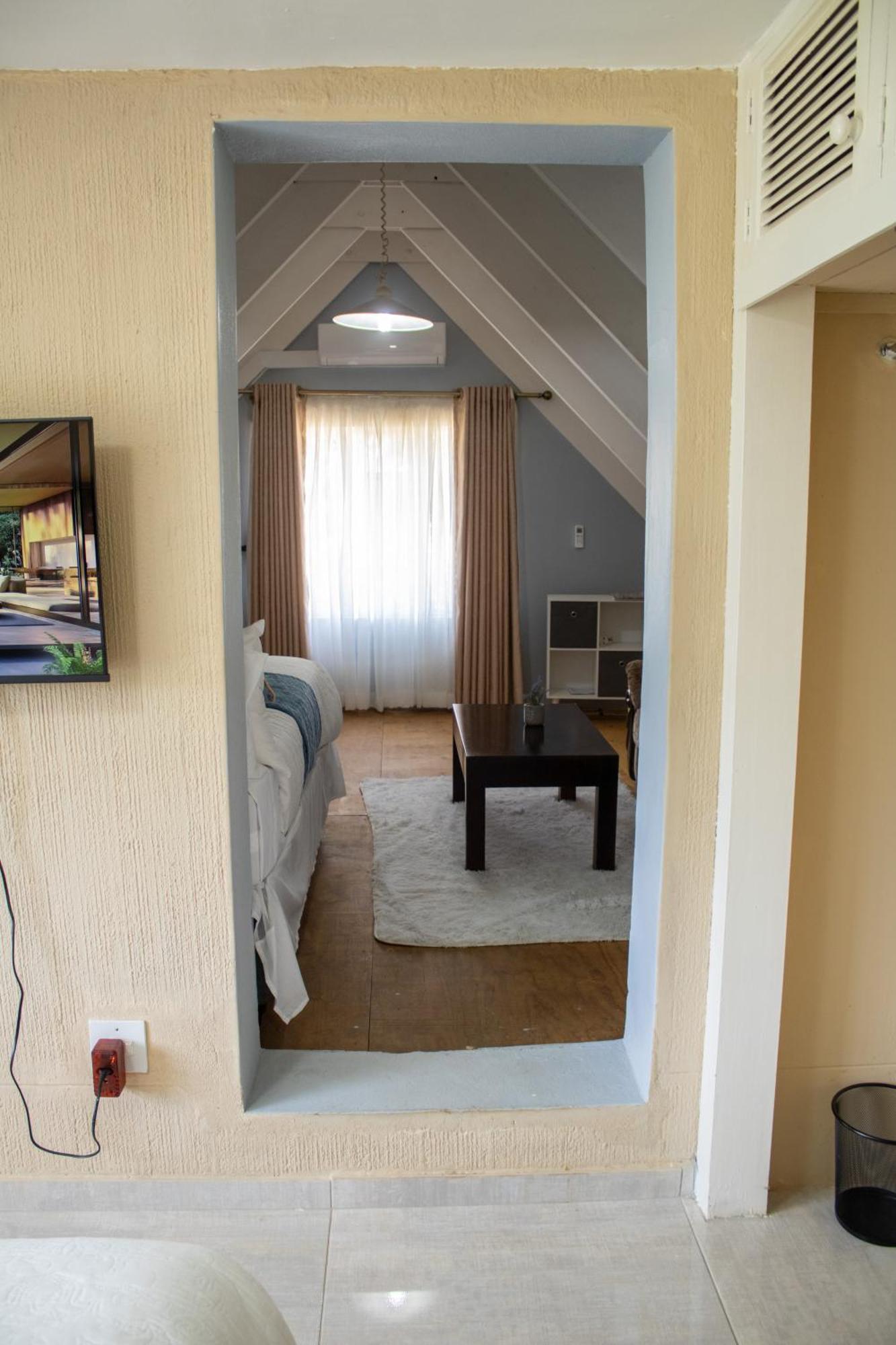 Rehoboth Ezulwini Suites Lobamba Extérieur photo
